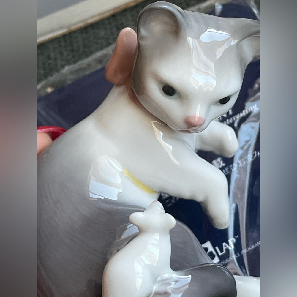Lladró Cat and Mouse porcelain figurine, model number 5236 in original box - Picture 4 of 8